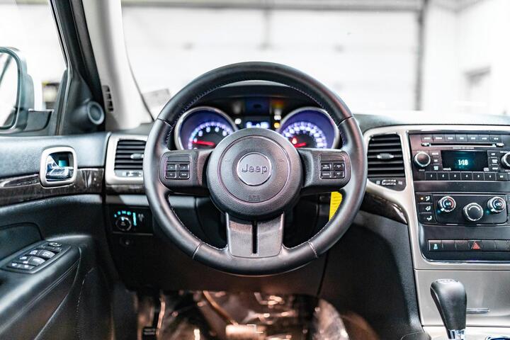 2012 Jeep Grand Cherokee 4x4 Laredo Red Deer AB 2012 Jeep Grand Cherokee 4x4 Laredo Red Deer AB