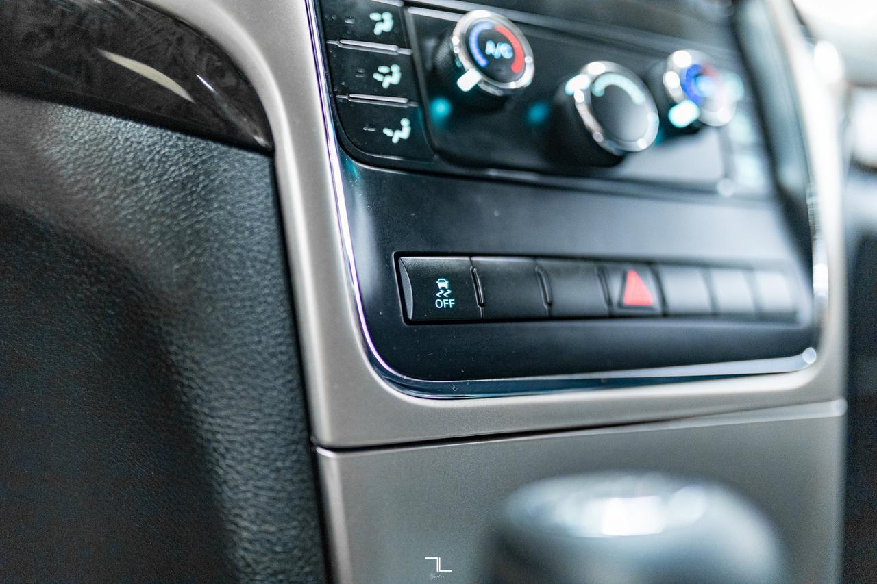 2012 Jeep Grand Cherokee 4x4 Laredo Red Deer AB