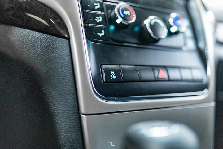 2012 Jeep Grand Cherokee 4x4 Laredo Red Deer AB 2012 Jeep Grand Cherokee 4x4 Laredo Red Deer AB