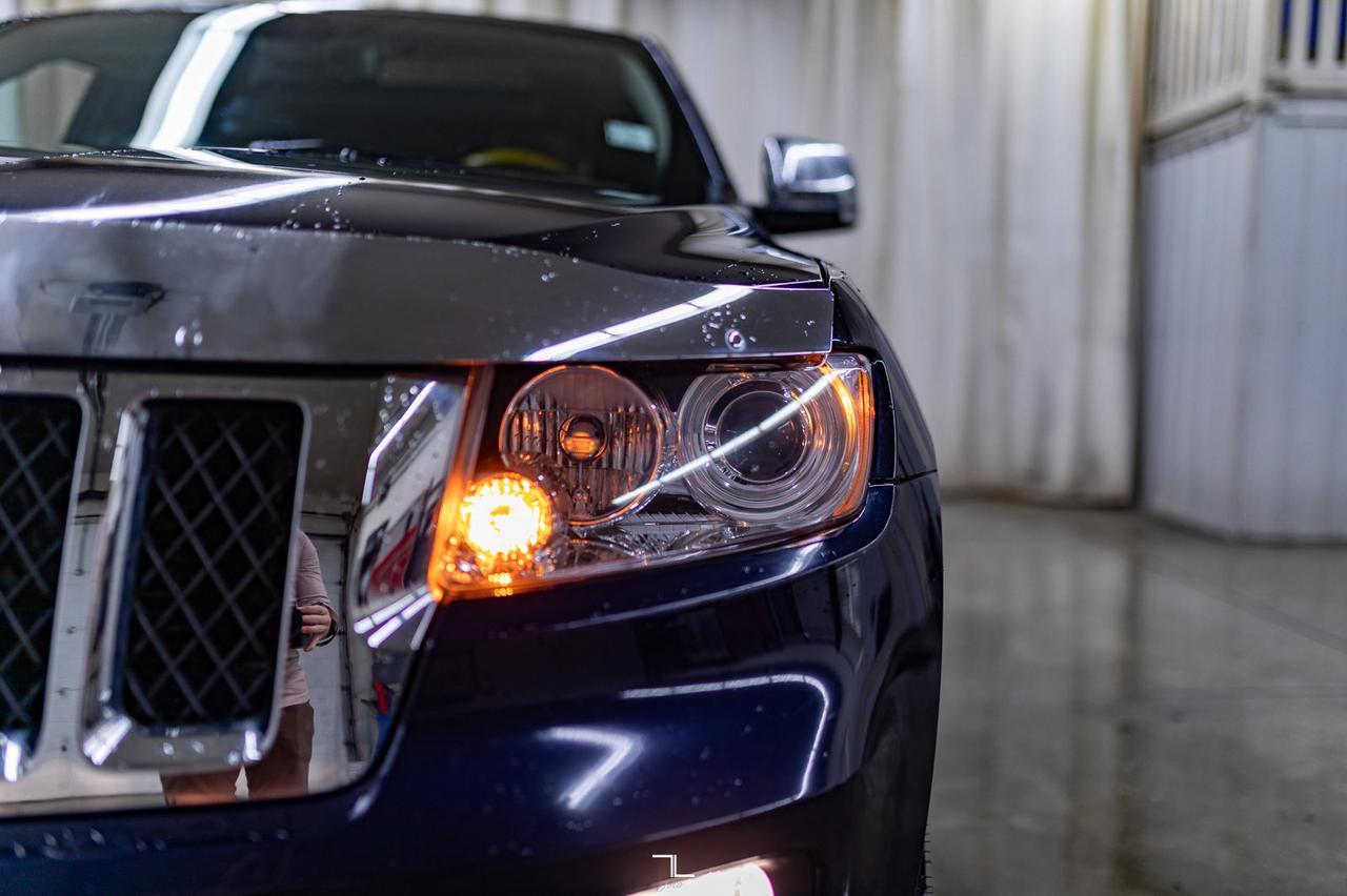 2012 Jeep Grand Cherokee 4x4 Overland Leather Roof Nav Red Deer AB