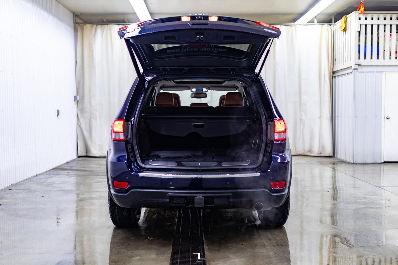 2012 Jeep Grand Cherokee 4x4 Overland Leather Roof Nav Red Deer AB