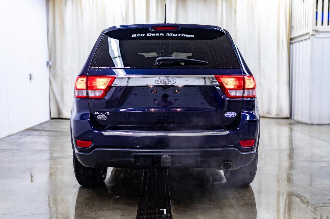 2012 Jeep Grand Cherokee 4x4 Overland Leather Roof Nav Red Deer AB