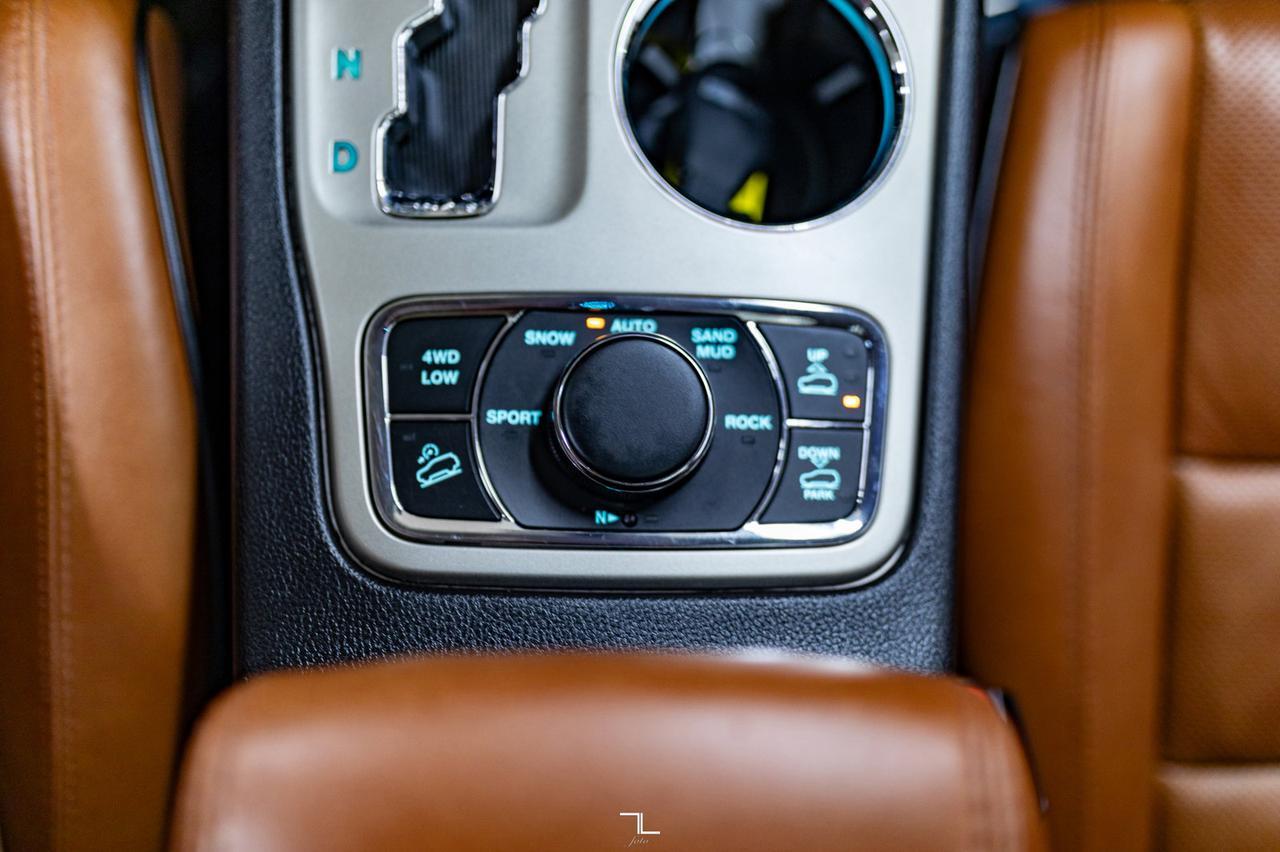 2012 Jeep Grand Cherokee 4x4 Overland Leather Roof Nav Red Deer AB