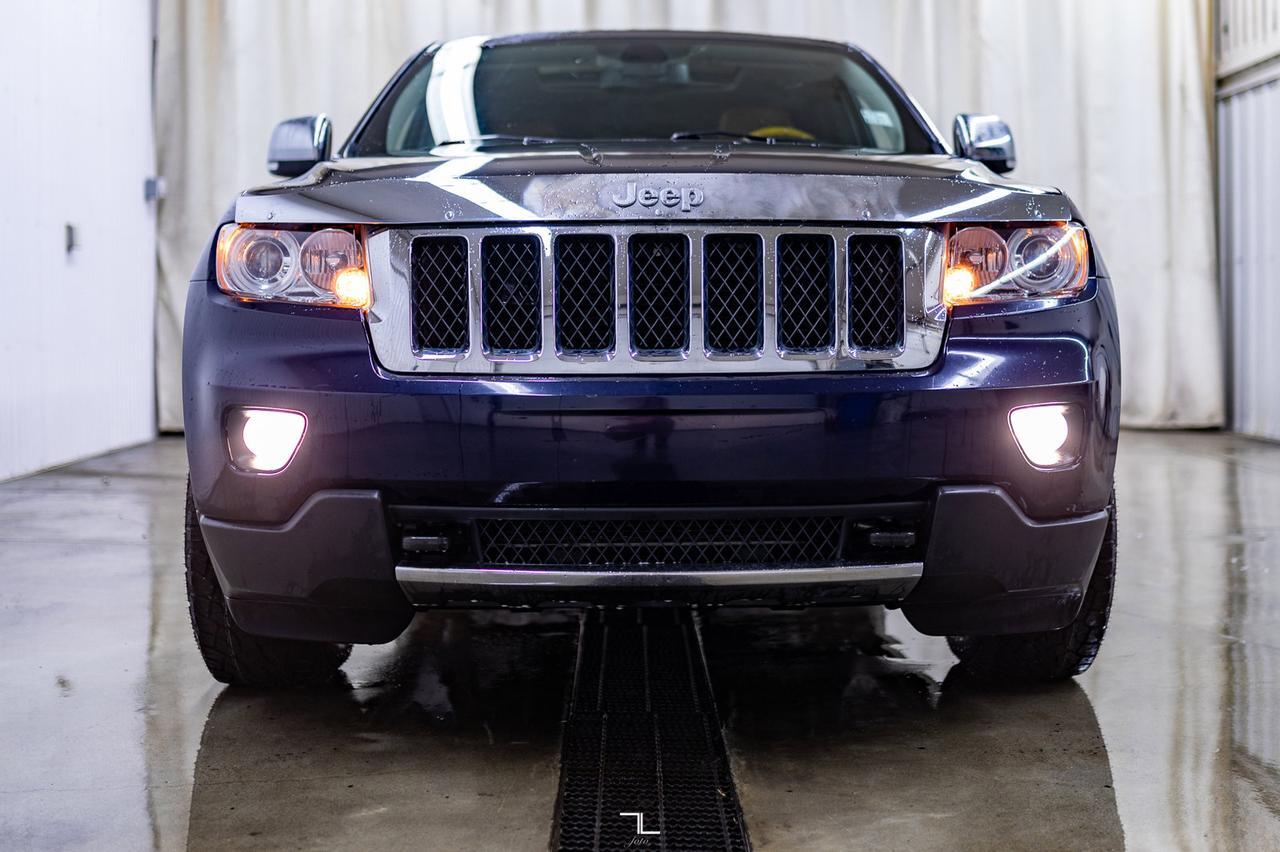 2012 Jeep Grand Cherokee 4x4 Overland Leather Roof Nav Red Deer AB