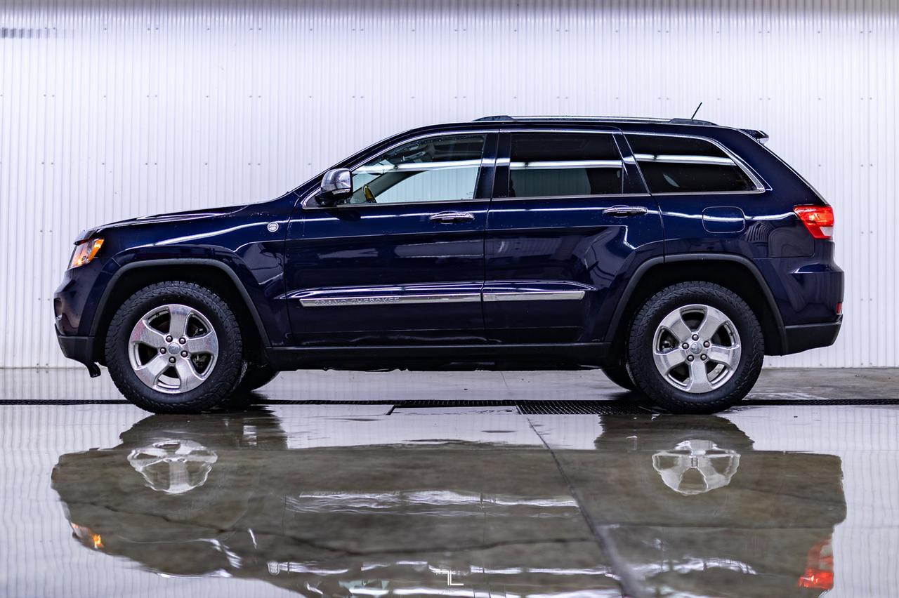 2012 Jeep Grand Cherokee 4x4 Overland Leather Roof Nav Red Deer AB