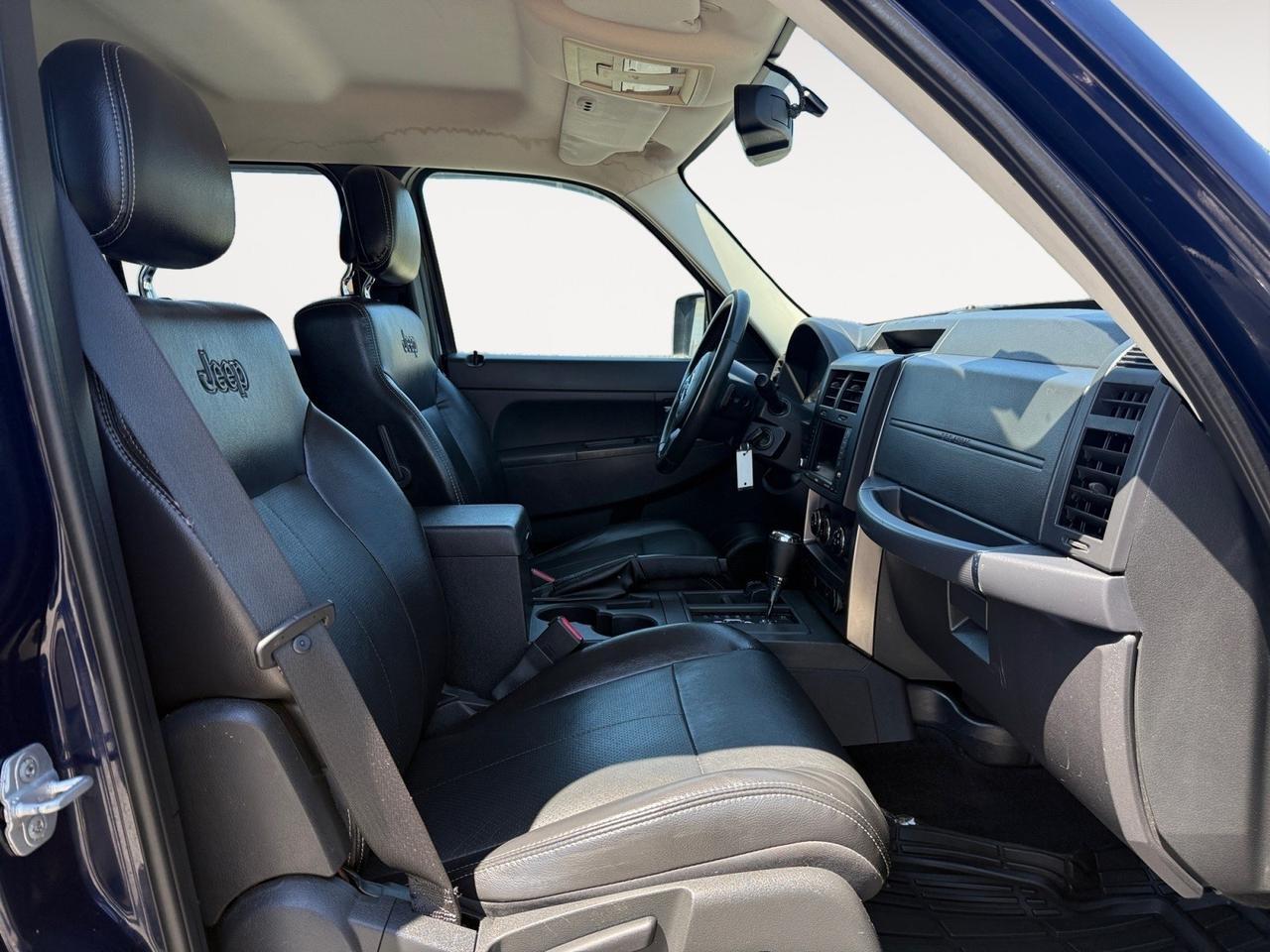 2012 Jeep Liberty Sport Latitude, HEATED SEATS, BLUETOOTH, BACKUP CAMERA, TOW PACKAGE, POWER/HEATED MIRRORS, KEYLESS ENTRY, ALL WEATHER FLOOR MATS, CLEAN CARFAX, LOW MILES! Norfolk VA