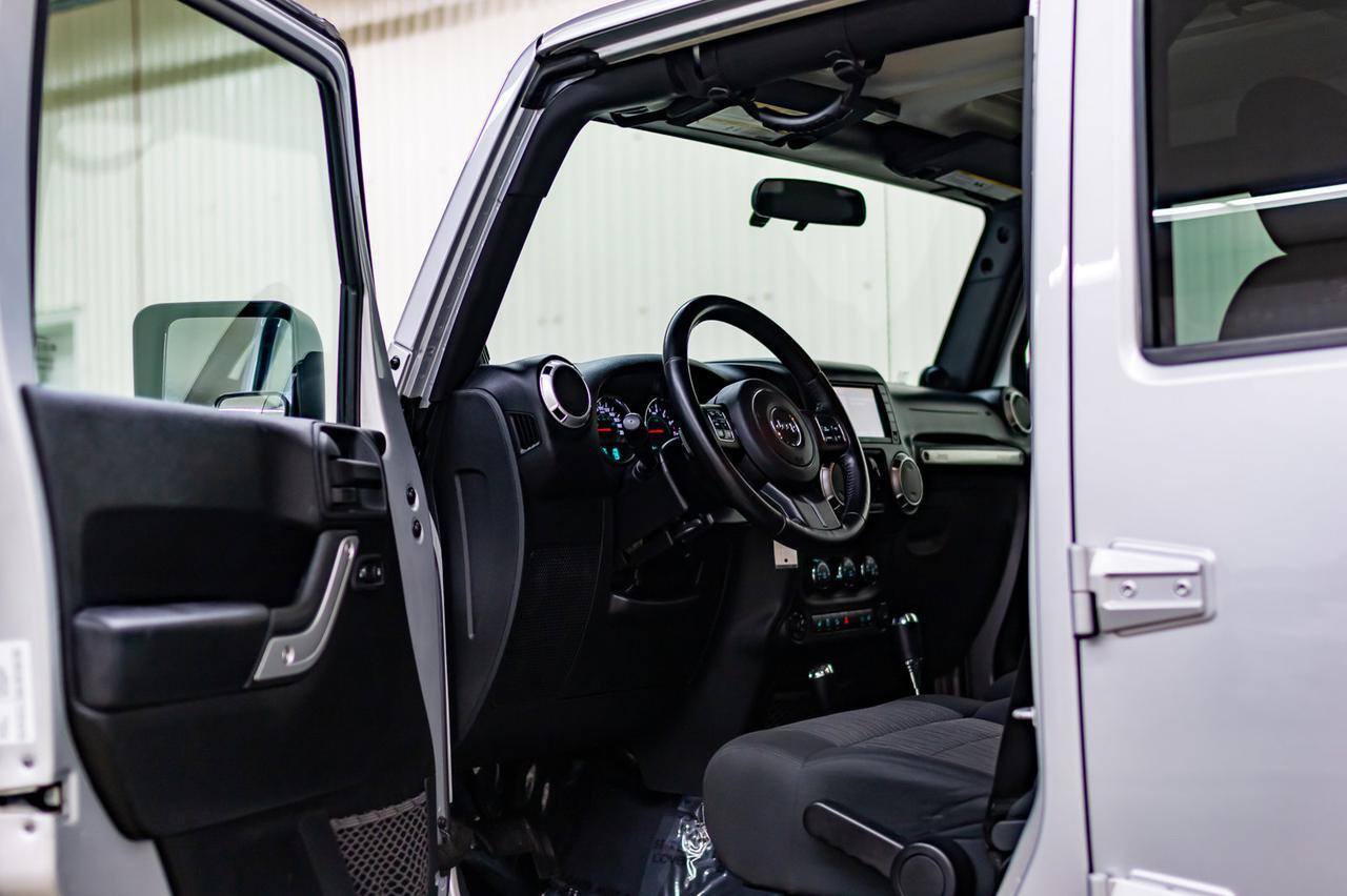 2012 Jeep Wrangler Unlimited 4x4 Sahara Leather Nav Red Deer AB