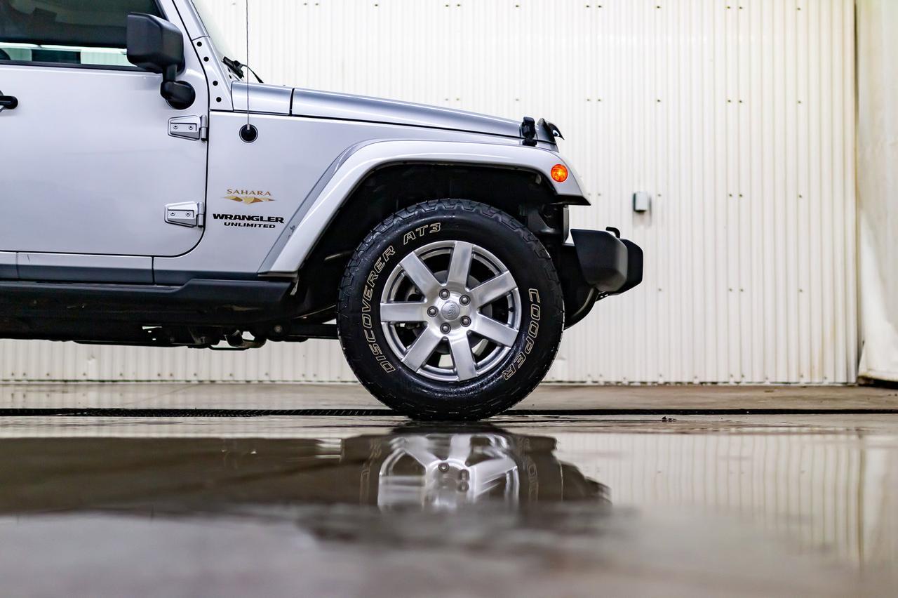 2012 Jeep Wrangler Unlimited 4x4 Sahara Leather Nav Red Deer AB