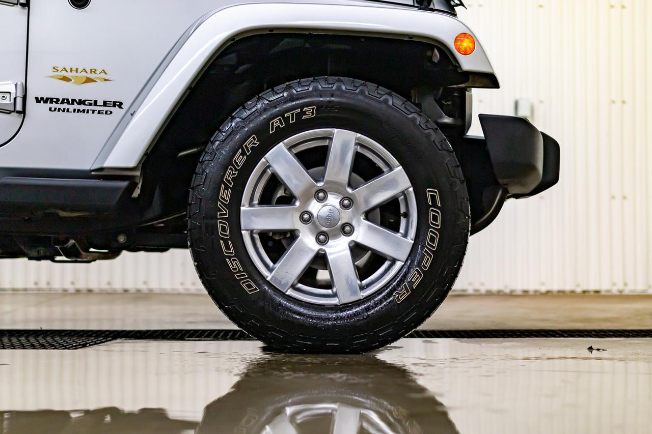 2012 Jeep Wrangler Unlimited 4x4 Sahara Leather Nav Red Deer AB