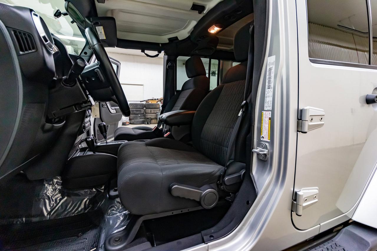 2012 Jeep Wrangler Unlimited 4x4 Sahara Leather Nav Red Deer AB