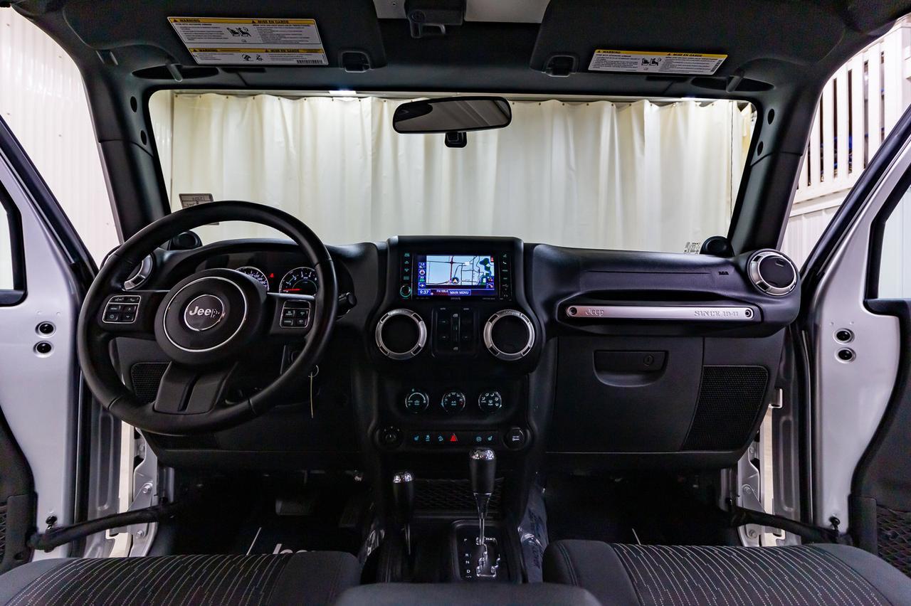 2012 Jeep Wrangler Unlimited 4x4 Sahara Leather Nav Red Deer AB