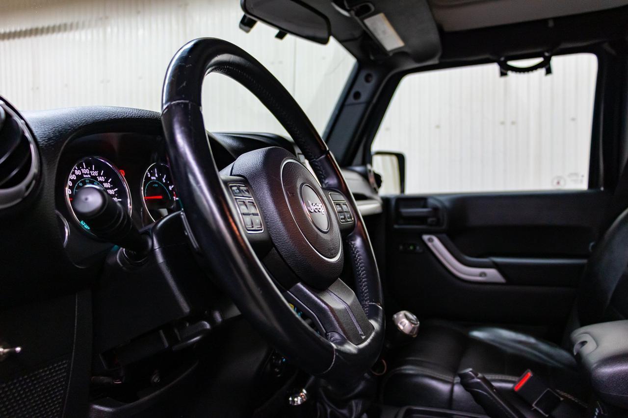 2012 Jeep Wrangler Unlimited 4x4 Sahara Lift Leather Nav Winch Red Deer AB