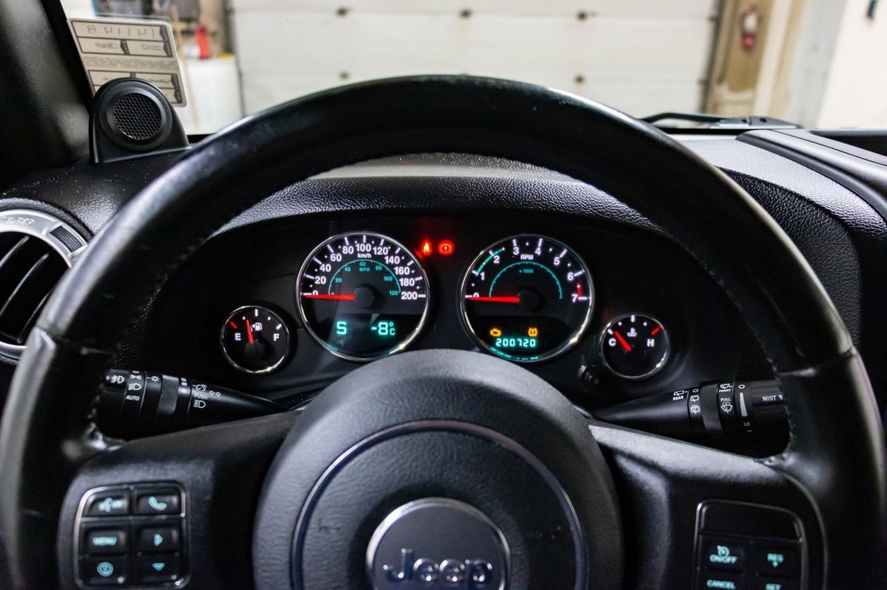 2012 Jeep Wrangler Unlimited 4x4 Sahara Lift Leather Nav Winch Red Deer AB