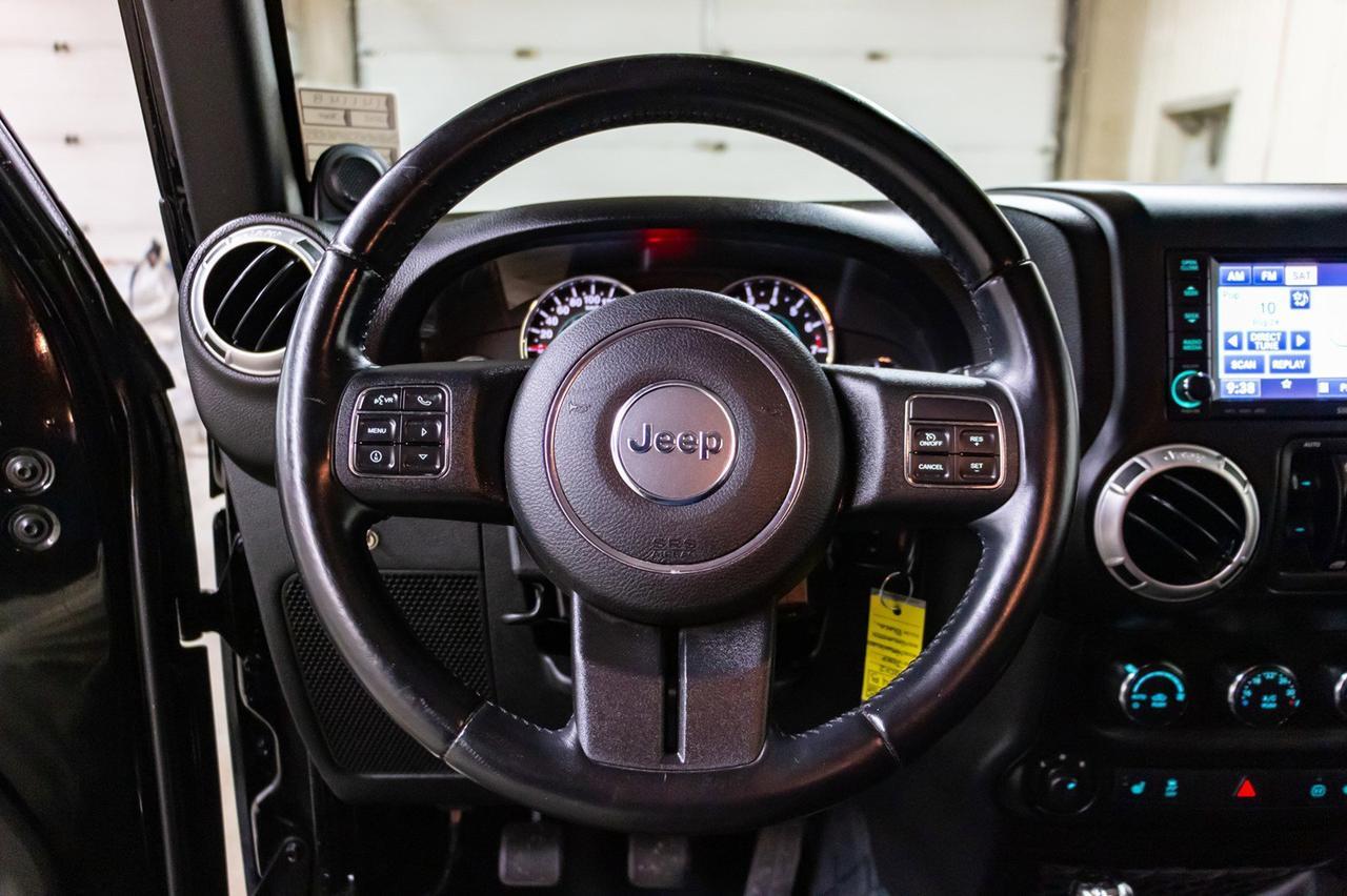 2012 Jeep Wrangler Unlimited 4x4 Sahara Lift Leather Nav Winch Red Deer AB