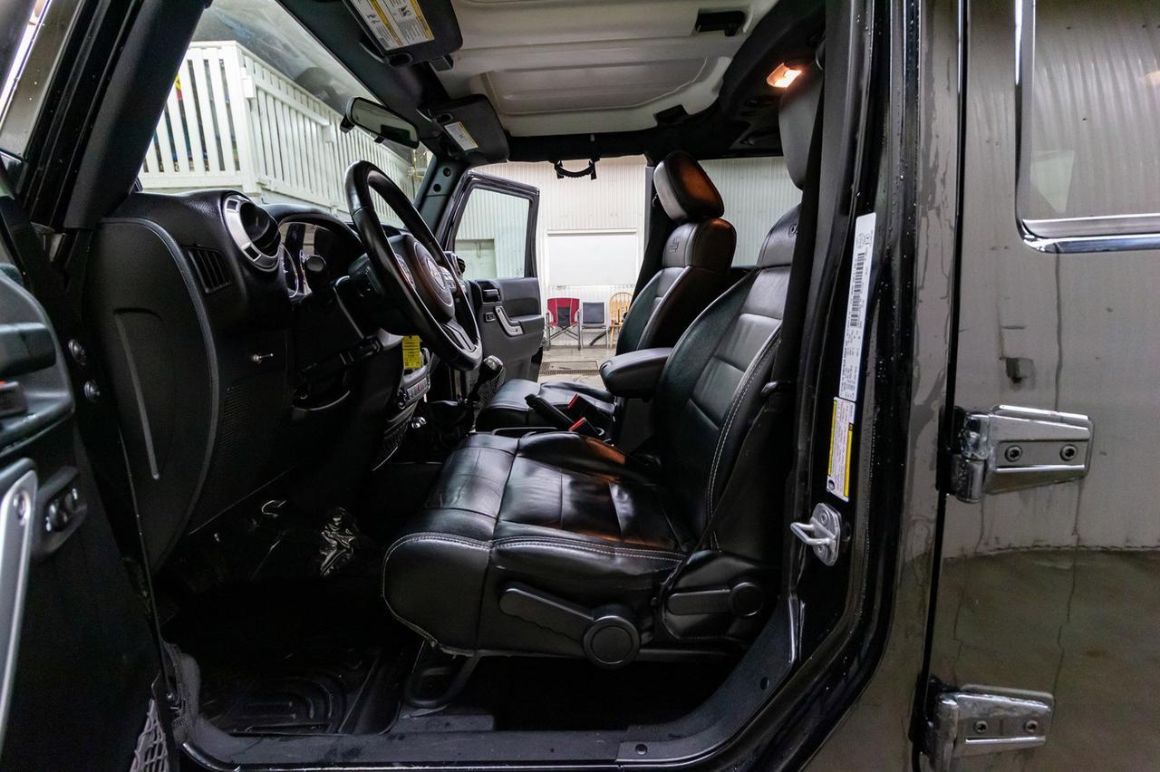 2012 Jeep Wrangler Unlimited 4x4 Sahara Lift Leather Nav Winch Red Deer AB