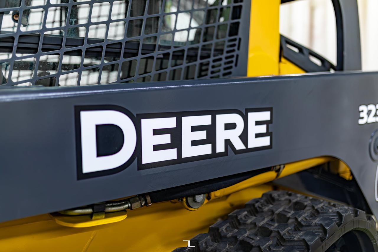 2012 John Deere 323D Track Skid Steer Loader Bucket Diesel Red Deer AB