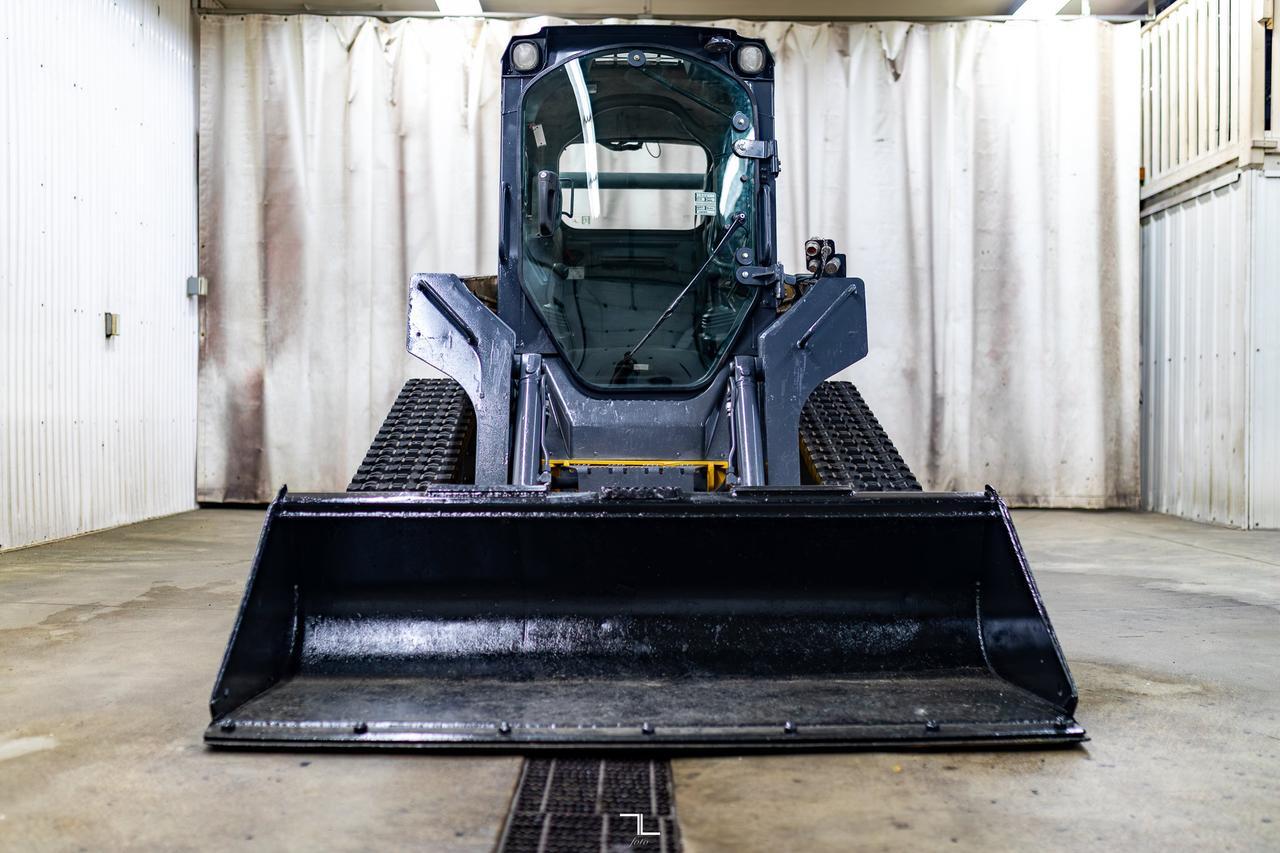 2012 John Deere 323D Track Skid Steer Loader Bucket Diesel Red Deer AB