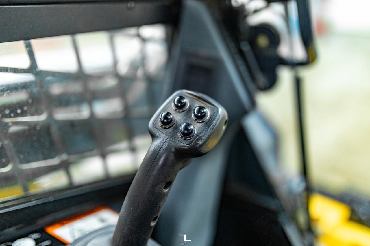 2012 John Deere 326D Skid Steer Loader Diesel Red Deer AB