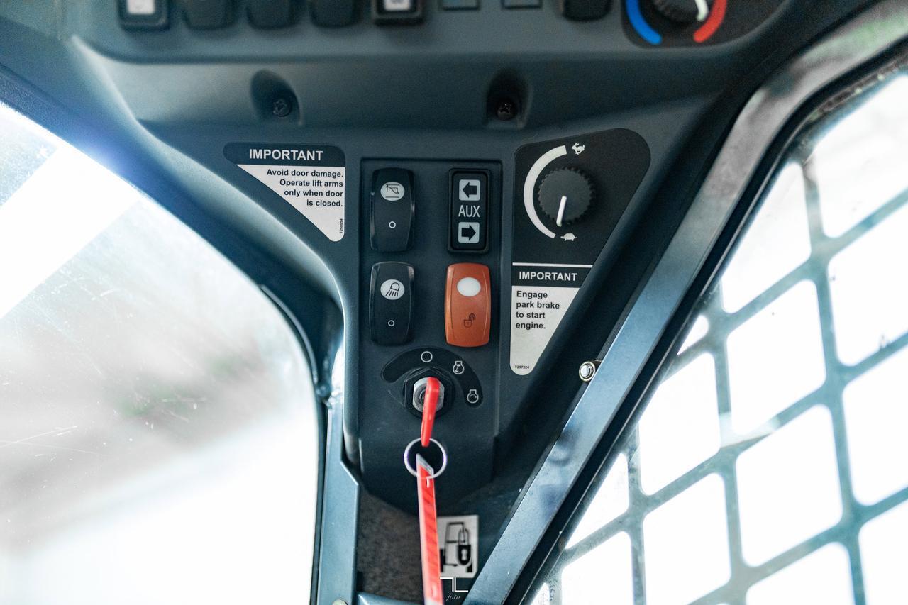 2012 John Deere 326D Skid Steer Loader Diesel Red Deer AB