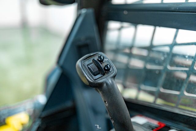 2012 John Deere 326D Skid Steer Loader Diesel Red Deer AB