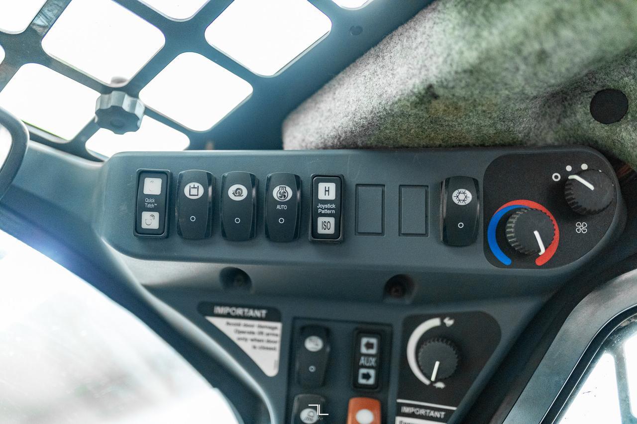 2012 John Deere 326D Skid Steer Loader Diesel Red Deer AB