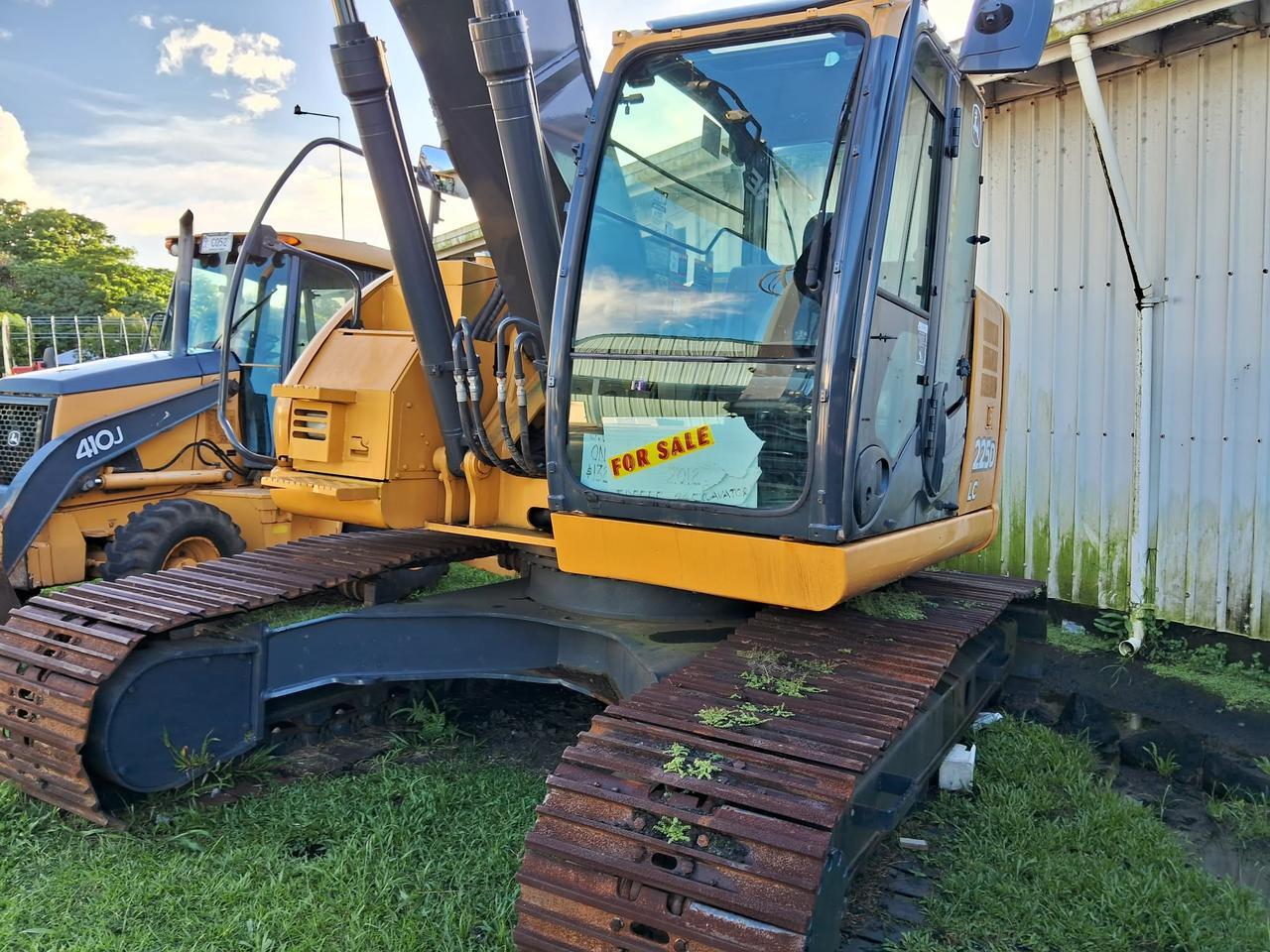 2012 John Deere Excavator 225