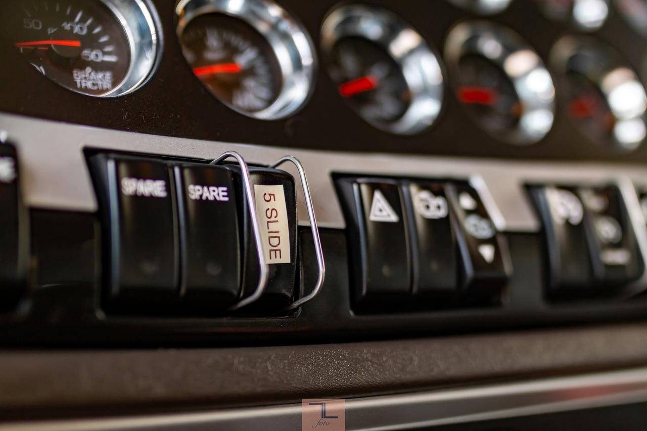 2012 Kenworth T-800 Heavy Spec Tractor Sleeper Red Deer AB