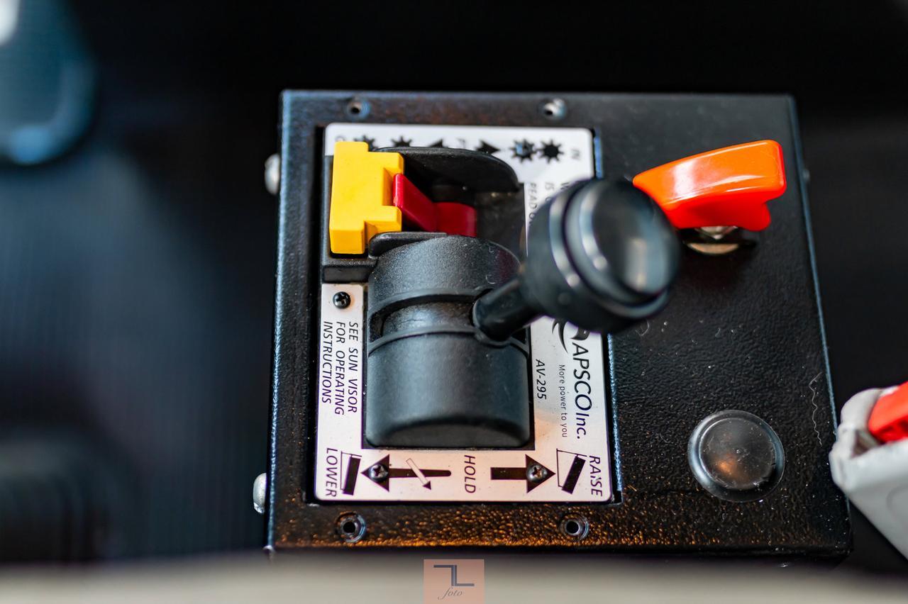 2012 Kenworth T-800 Heavy Spec Tractor Sleeper Red Deer AB