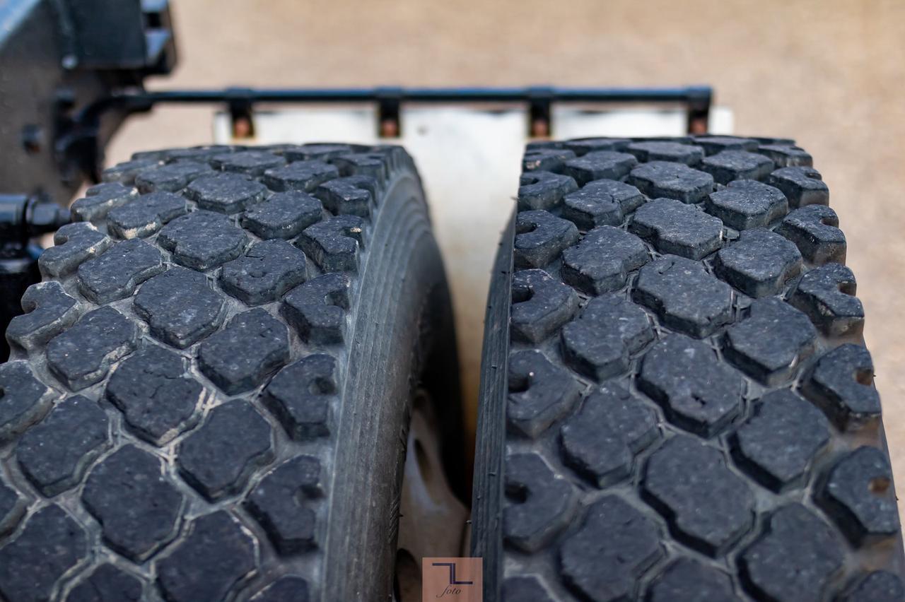 2012 Kenworth T-800 Heavy Spec Tractor Sleeper Red Deer AB