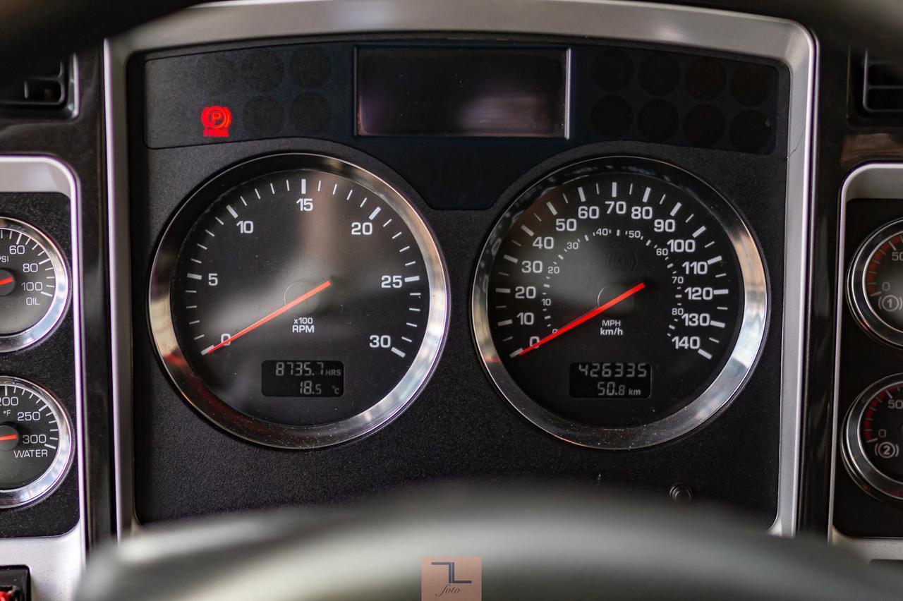 2012 Kenworth T-800 Heavy Spec Tractor Sleeper Red Deer AB