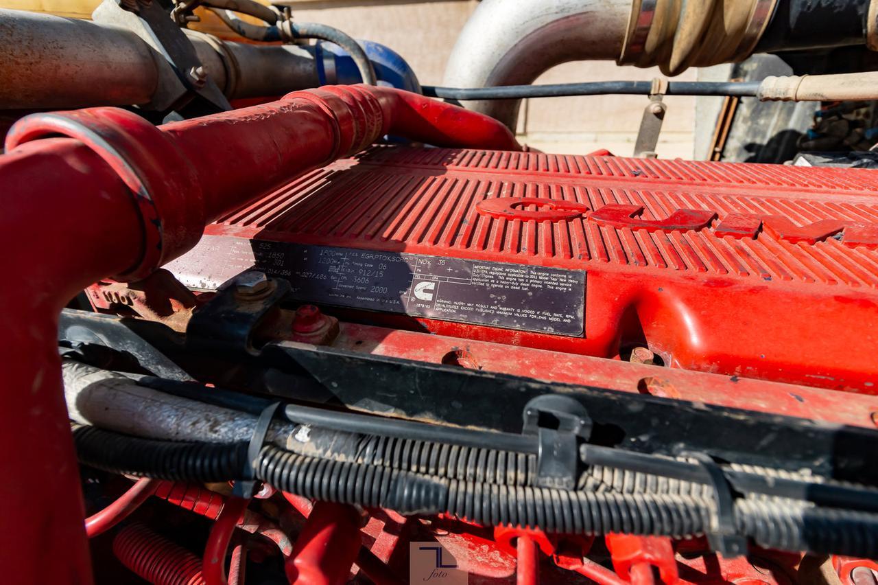 2012 Kenworth T-800 Heavy Spec Tractor Sleeper Red Deer AB