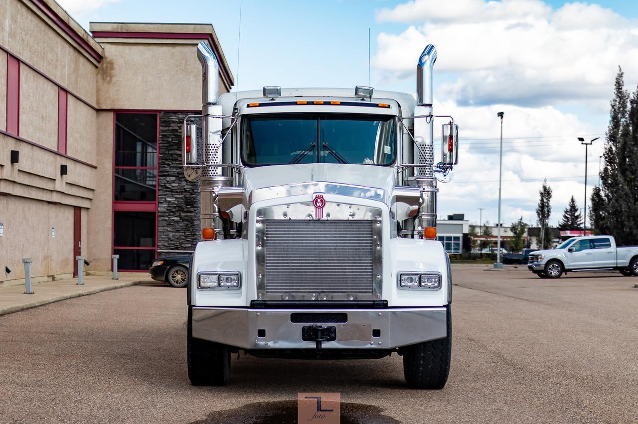 2012 Kenworth T-800 Heavy Spec Tractor Sleeper Red Deer AB