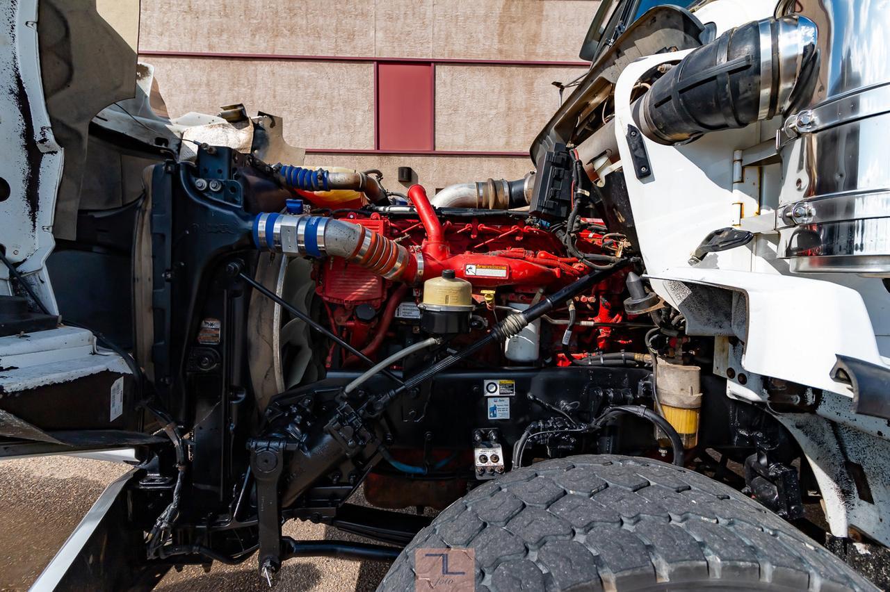 2012 Kenworth T-800 Heavy Spec Tractor Sleeper Red Deer AB