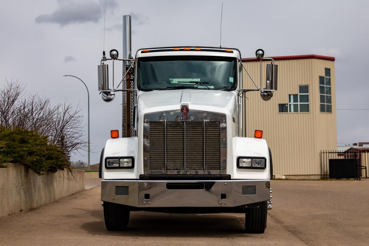 2012 Kenworth T-800 Tandem Axle Highway Tractor Day Cab Red Deer AB