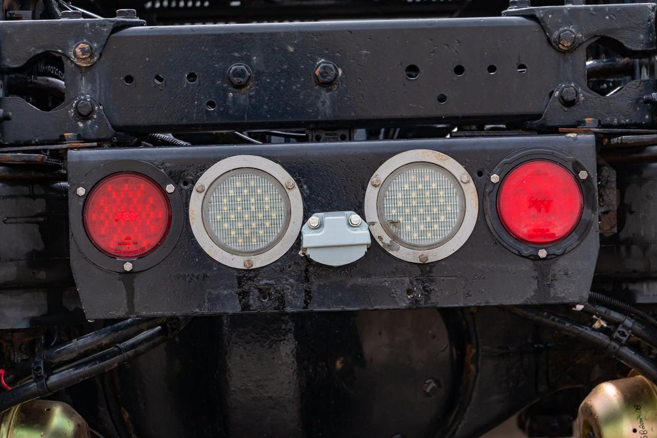 2012 Kenworth T-800 Tandem Axle Highway Tractor Day Cab Red Deer AB