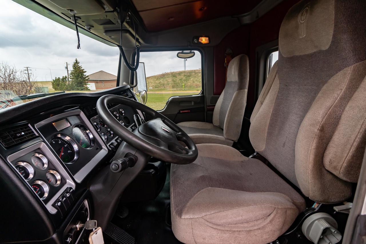 2012 Kenworth T-800 Tandem Axle Highway Tractor Day Cab Red Deer AB