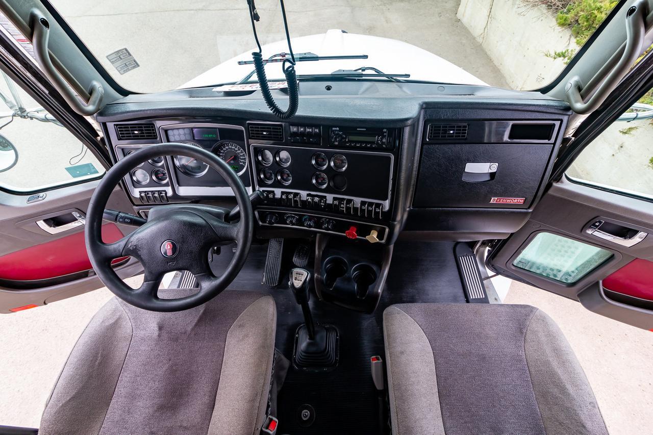 2012 Kenworth T-800 Tandem Axle Highway Tractor Day Cab Red Deer AB