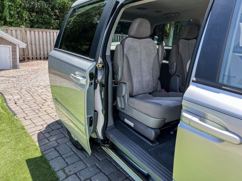 2012 Kia Sedona LX Wilmington NC