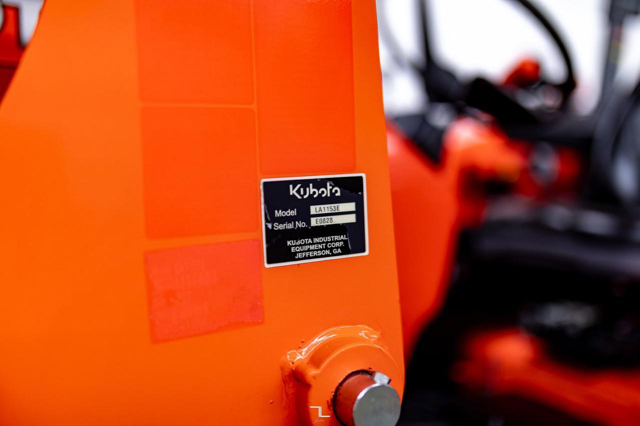 2012 Kubota M5140DTH Tractor with 84" Blade Red Deer AB