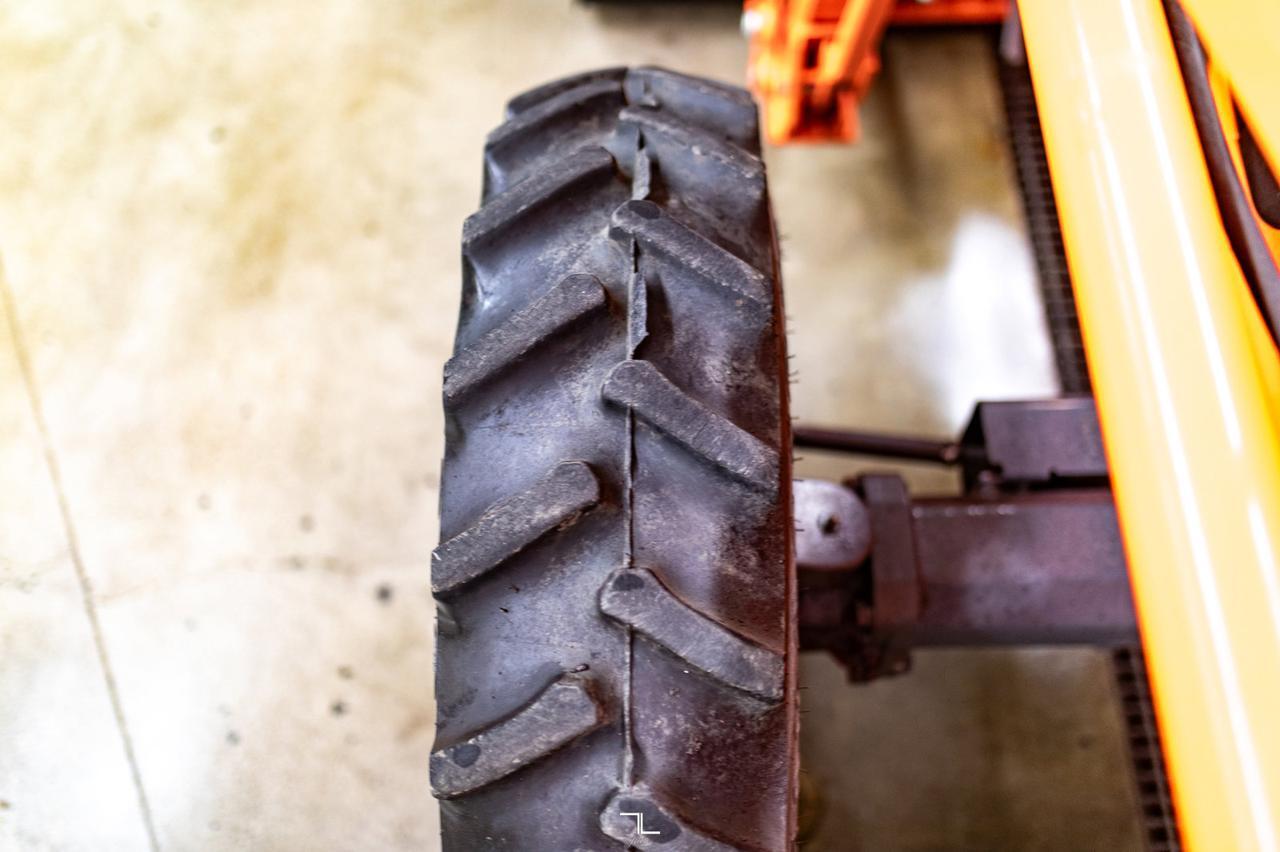 2012 Kubota M5140DTH Tractor with 84" Blade Red Deer AB