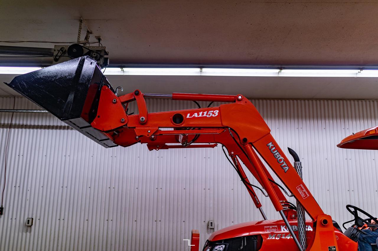2012 Kubota M5140DTH Tractor with 84" Blade Red Deer AB