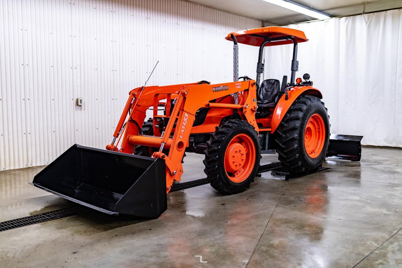 2012 Kubota M5140DTH Tractor with 84" Blade Red Deer AB