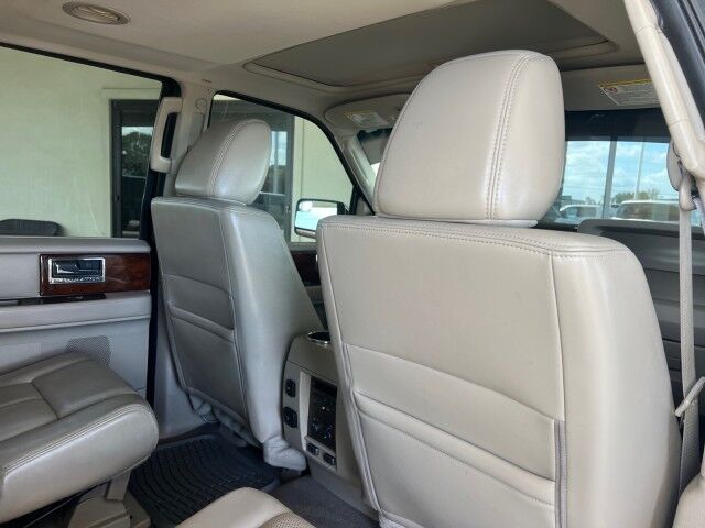 2012 Lincoln Navigator photo 28