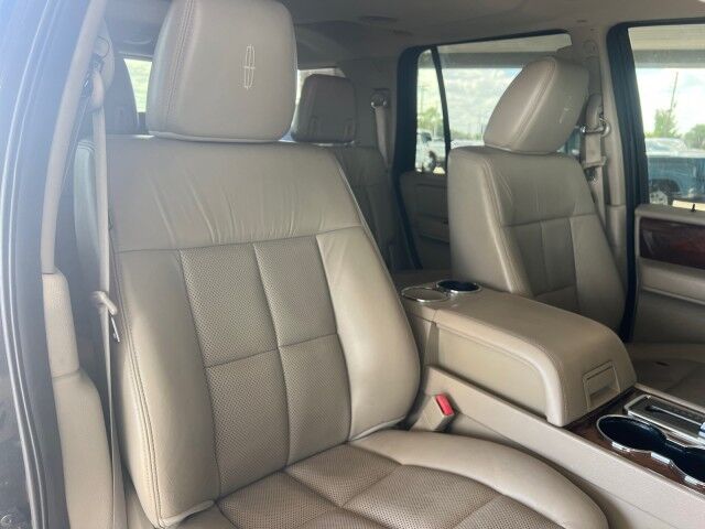 2012 Lincoln Navigator photo 26
