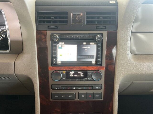 2012 Lincoln Navigator photo 19