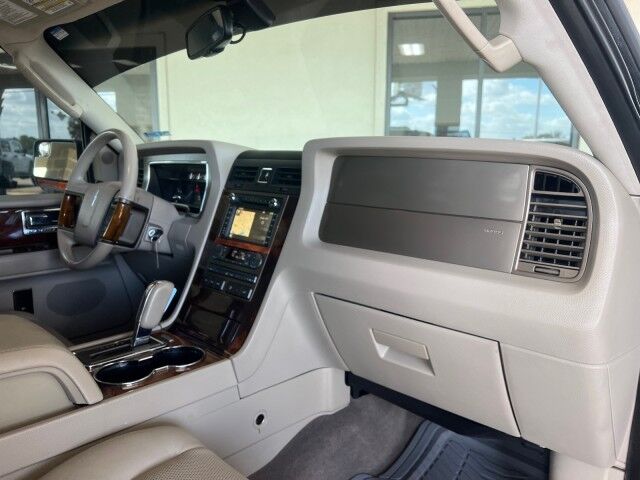 2012 Lincoln Navigator photo 23