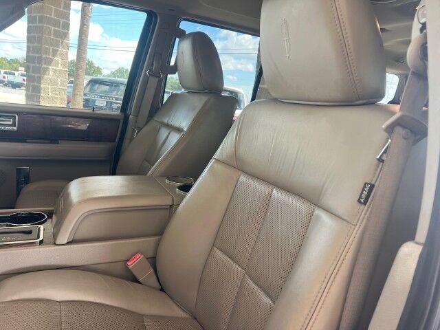 2012 Lincoln Navigator photo 16