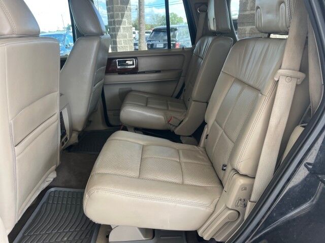 2012 Lincoln Navigator photo 30