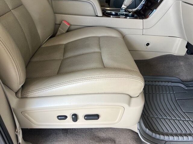 2012 Lincoln Navigator photo 25