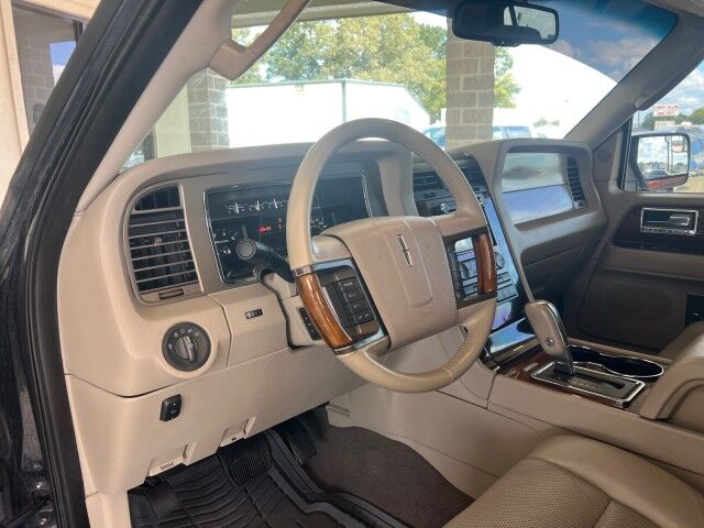 2012 Lincoln Navigator photo 17